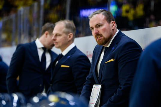 Assistant coach Gereon Dahlgren