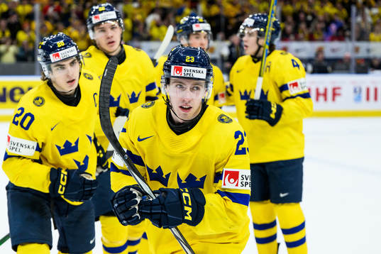 Jonathan Lekkerimäki of Sweden celebrates the 3-2 goal