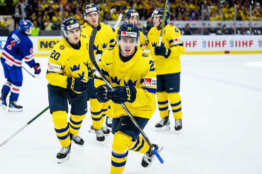 Jonathan Lekkerimäki of Sweden celebrates the 3-2 goal