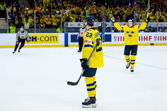 Jonathan Lekkerimäki of Sweden celebrates the 3-2 goal
