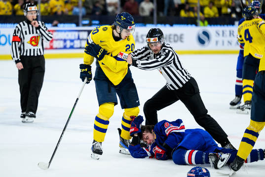 Liam Öhgren of Sweden and Jimmy Snuggerud of USA