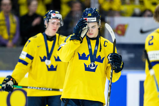 Liam Öhgren of Sweden looks dejected