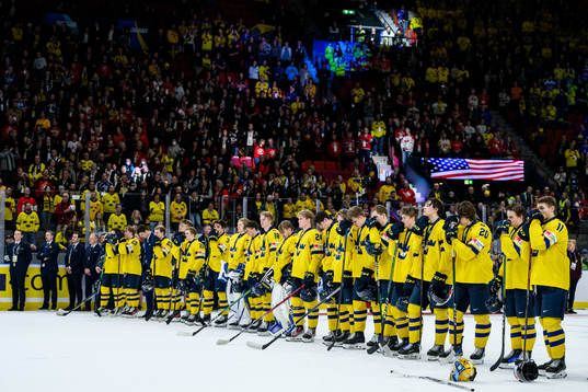 Players of Sweden look dejected