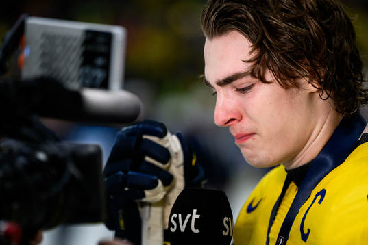 Liam Öhgren of Sweden in tears