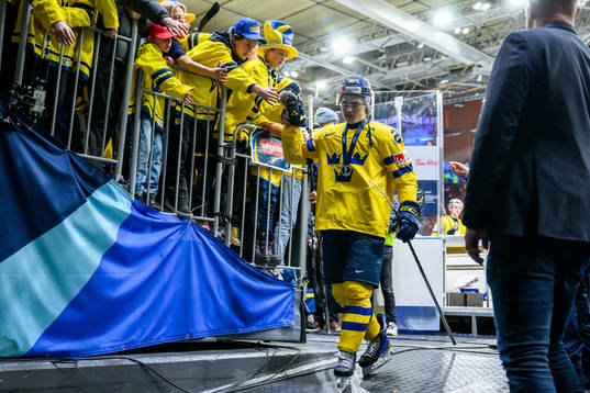 Liam Öhgren of Sweden looks dejected
