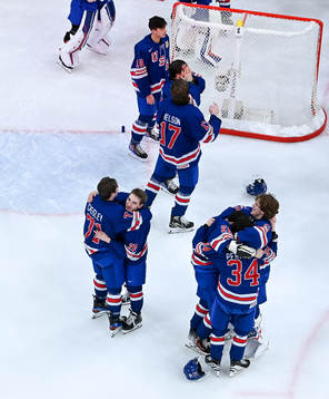 Players of USA celebrate
