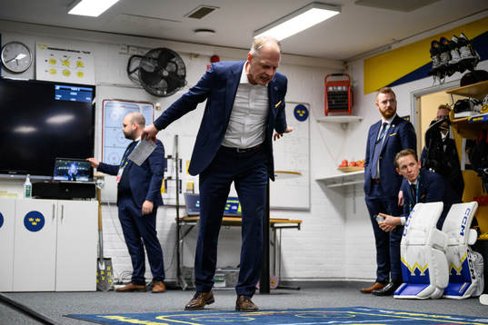 Head coach Magnus Hävelid of Sweden