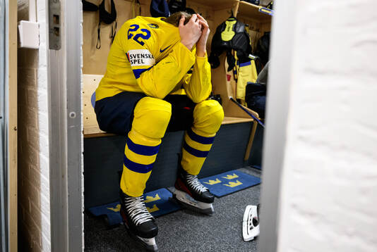 Anton Wahlberg of Sweden looks dejected