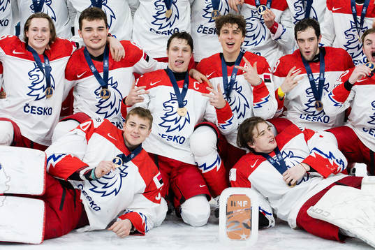 Jiri Kulich of Czech Republic celebrates with teammates