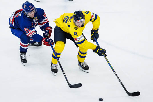 Frank Nazar of USA and Mattias Hävelid of Sweden