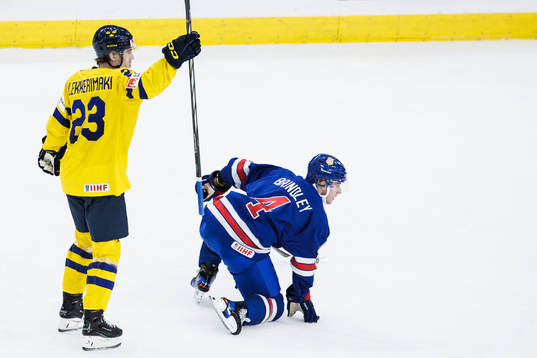 Jonathan Lekkerimäki of Sweden celebrates the 3-2 goal