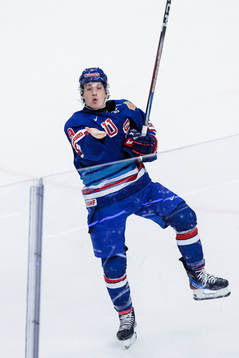 Ryan Leonard of USA celebrates the 5-2 goal