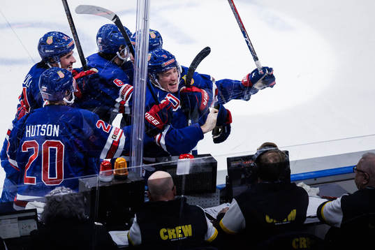 Ryan Leonard of USA celebrates the 5-2 goal