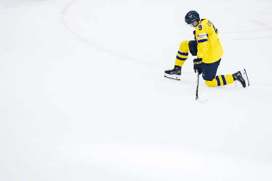 Theo Lindstein of Sweden looks dejected
