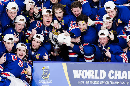 Players of USA celebrate