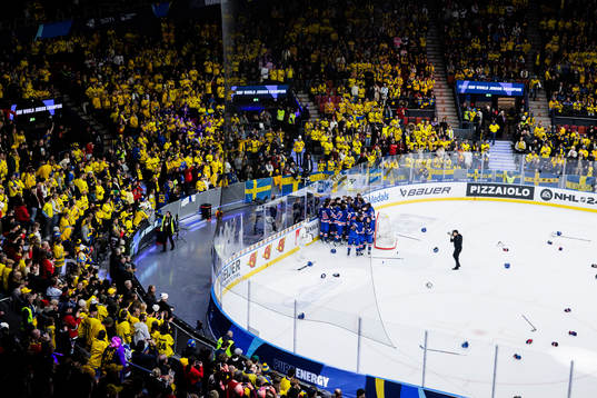 Players of USA celebrate