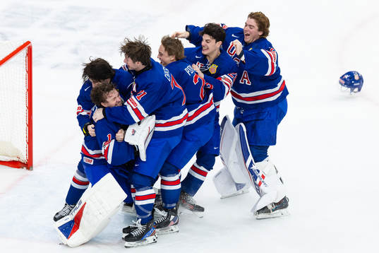 Players of USA celebrate