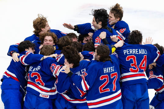 Players of USA celebrate