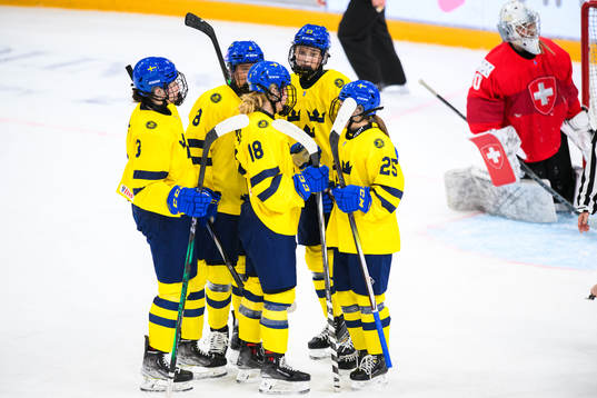 Isabelle Leijonhielm of Sweden celebrates with teammates