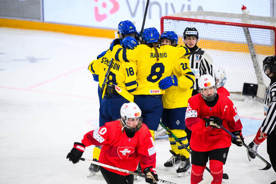 Isabelle Leijonhielm of Sweden celebrates with teammates
