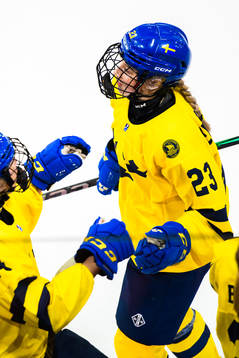 Isabelle Leijonhielm of Sweden celebrates with teammates