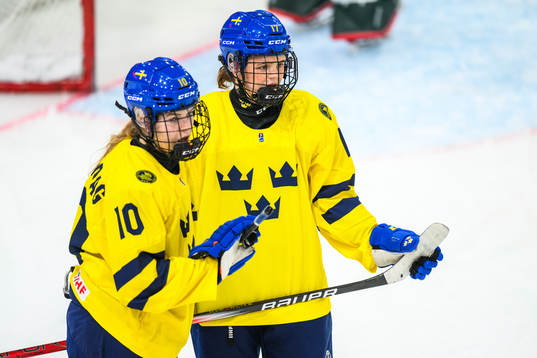 Linnea Natt och Dag and Moa Johannesson of Sweden