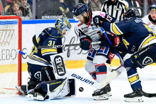 HV71s målvakt Joni Ortio och Linköpings Anthony Greco