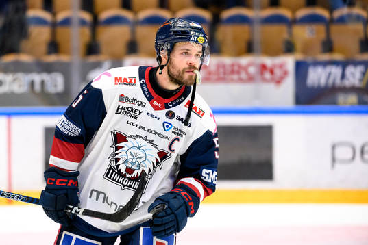 Linköpings Oscar Fantenberg deppar