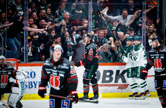 Färjestads Joel Kellman gör 3-5 och jublar med Michael
