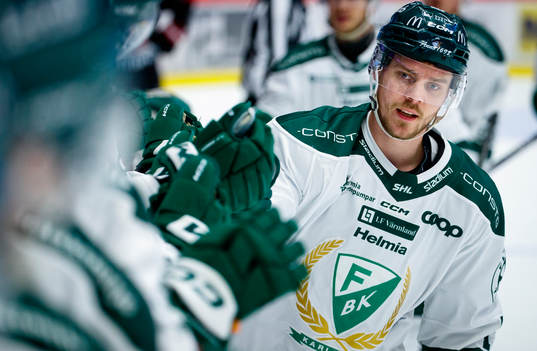 Färjestads Joel Kellman gör 3-5 och jublar