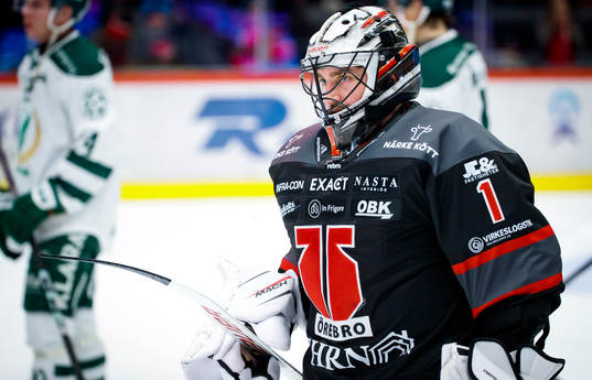 Örebros målvakt Jhonas Enroth deppar
