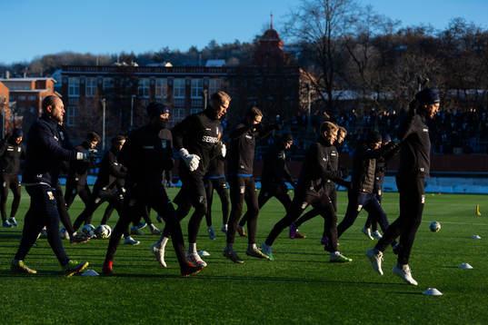 IFK Göteborgs spelare värmer upp