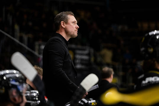Västerås tränare Karl Helmersson