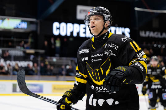 Västerås Trevor Mingoia jublar