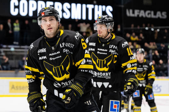 Västerås Konstantin Komarek jublar