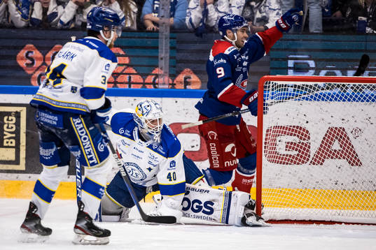 Oskarshamns Ahti Oksanen jublar
