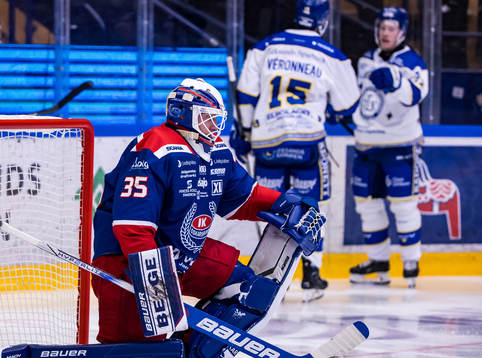 Oskarshamns målvakt Emil Kruse deppar