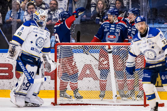 Oskarshamns Ahti Oksanen jublar