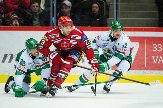 Rögles Brandon Davidson med Brady Ferguson och MoDos Josh