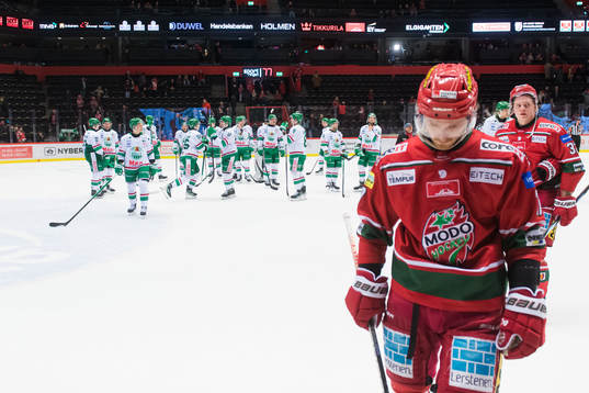 Rögles spelare jublar