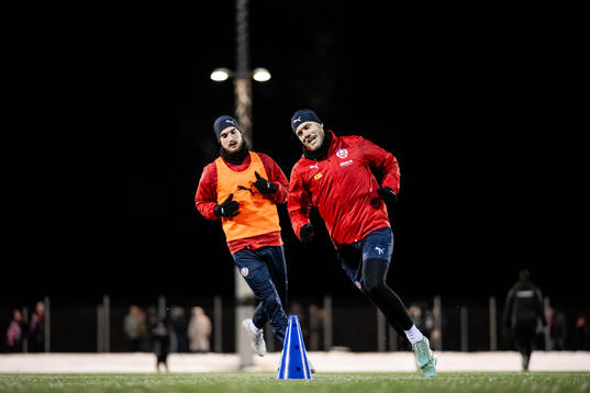 Adam Hellborg och målvakt Kalle Joelsson