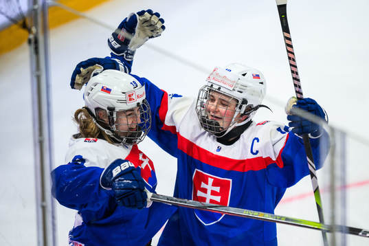 Ema Tothova of Slovakia celebrates