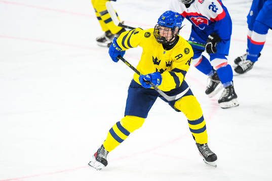 dLinnea Natt och Dag of Sweden uring the 2024 IIHF U18