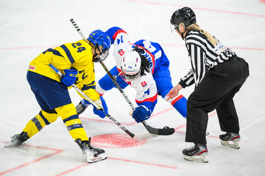 Ebba Hedqvist of Sweden and Lilien Benakova of Slovakia
