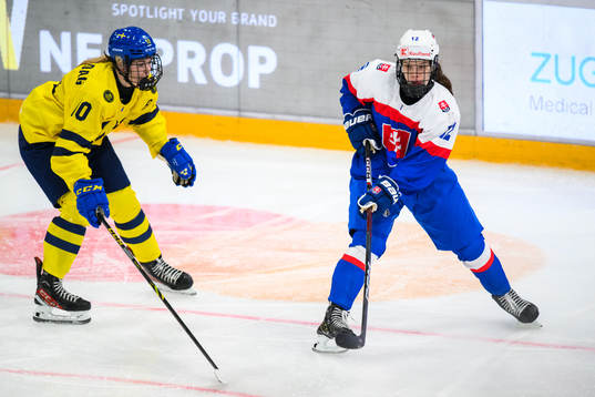 Linnea Natt och Dag of Sweden and Nela Lopusanova of