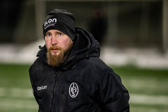 Damlagets tränare Christian Berglund