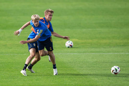 Bläddra bland fler bilder av Football, Winter Camp, Day 5, Sweden, Training 