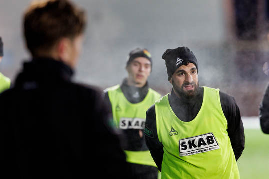 Bläddra bland fler bilder av Fotboll, Gais träning