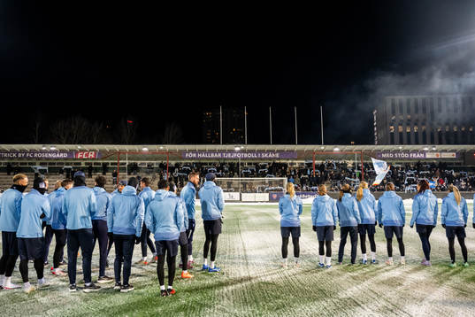 Gemensam fotbollsträning med Malmö FFs herr och damlag