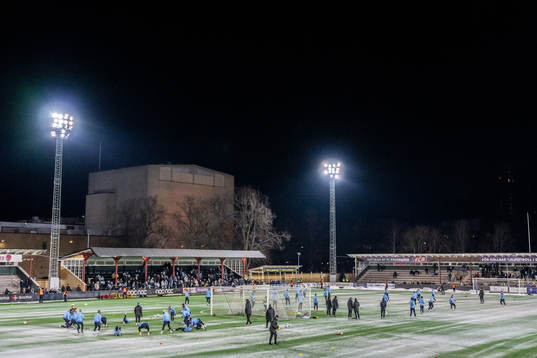 Gemensam fotbollsträning med Malmö FFs herr och damlag